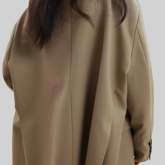 The Frankie Shop Desert Taupe Blazer - Picture 5 of 16